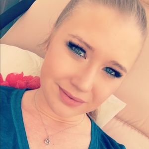 Meet your Posher, Bailey